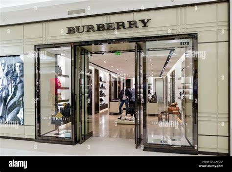 burberry store mall of america.